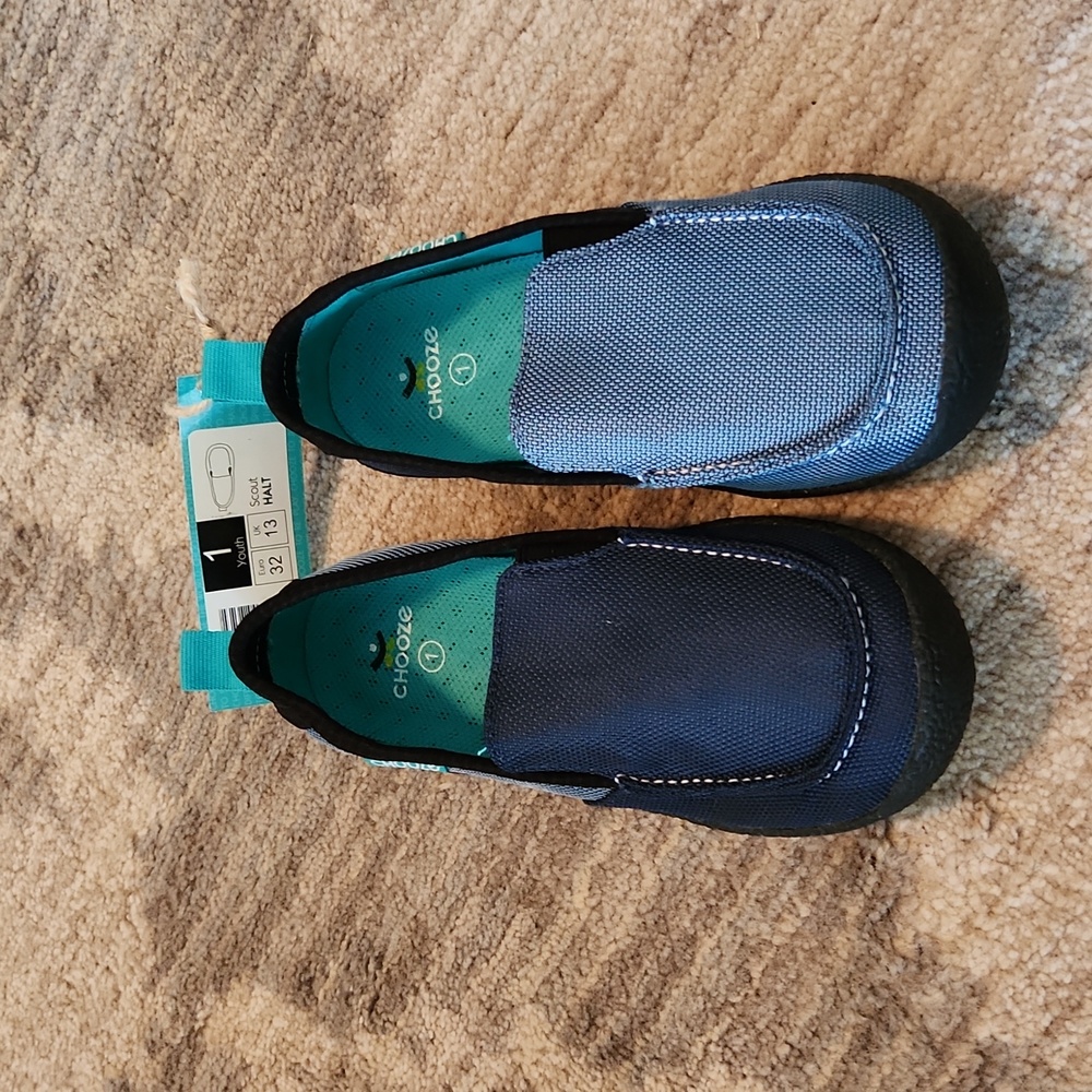 Chooze size 1 loafers